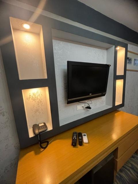 Uenaten Otel Gaziemir Екстер'єр фото